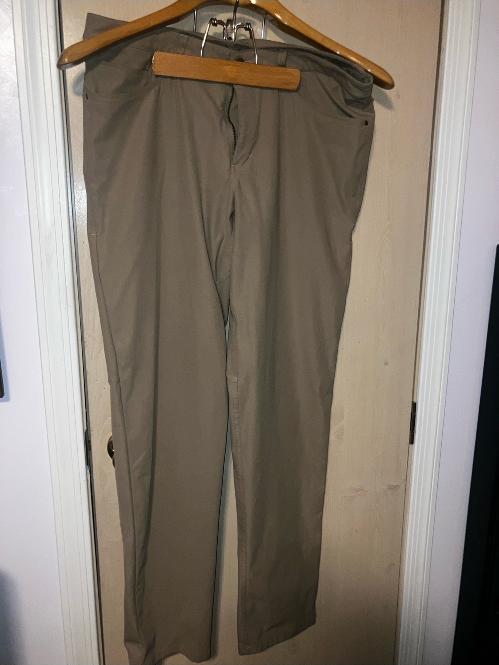 Lululemon athletic pants W34 /R tan Pants